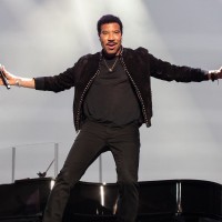 lionel richie 1-celostranska uvodna