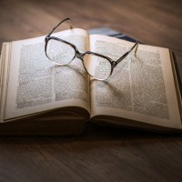 knjiga, očala, branje