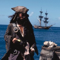 V filmski uspešnici Pirati s Karibov blesti Johnny Depp