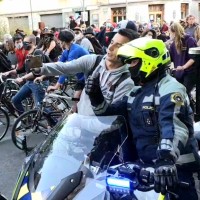 policist, motor, protest, podpora