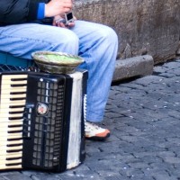 ulični glasbenik, harmonika