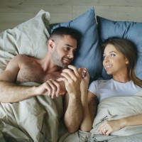 par, pogovor, spolnost, postelja