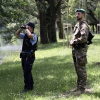 policisti, meja, hrvaška, migranti, poostren nadzor