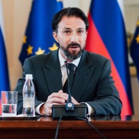 dr. Teršek Nik Jevsnik STA.jpg