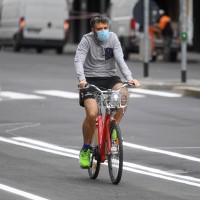 onesnaženje zraka, koronavirus, kolesar, milano