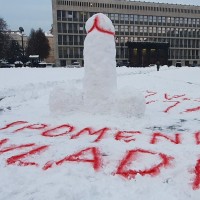 penis, parlament, protestna-skulptura