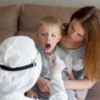 testiranje, bris, koronavirus, otrok