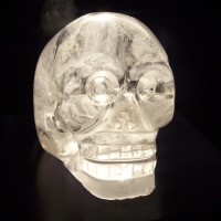 Crystal_skull_in_Musée_du_quai_Branly,_Paris