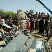 železniška nesreča, pakistan, vlak