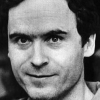 Ted Bundy - Natančno število žrtev ni popolnoma znano. Po ocenah naj bi ubil najmanj 30 žensk