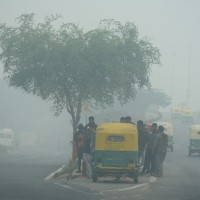 delhi, onesnažen zrak, smog, delci pm2