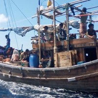 rohingi, indonezija, leseni čoln, mjanmar