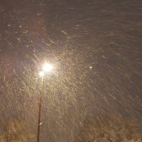 sneg, sneženje, ulična svetilka