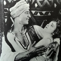 rudolph-valentino