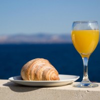 zajtrk, rogljiček, pomaračni sok