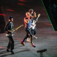 Coldplay nadaljujejo rekordno turnejo: prodali že več kot 7,5 milijona vstopnic, kar je več kot kate