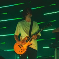 Jonny Greenwood (Radiohead) se je odločil tudi za drugačen \'biznis\'