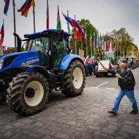 modri traktor, protest, kmetje, ljubljana, traktorji, april-2023