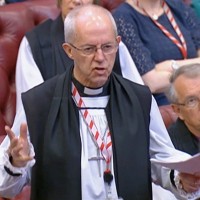 Cantenburyjski nadškof Justin Welby bo segel res globoko v žep