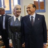 Silvio Berlusconi, Marta fascina