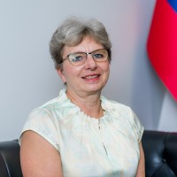 IRENA ŠINKO, ministrica za kmetijstvo, gozdarstvo in prehrano
