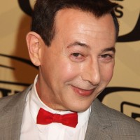 Igralec in komik, znan po svoji ikonični vlogi Pee-wee Hermana