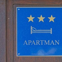 Apartma, apartman, tabla, znak, ocena