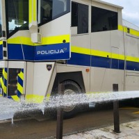 vodni top poplave policija