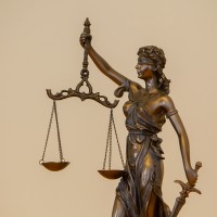 sodišče, pravica