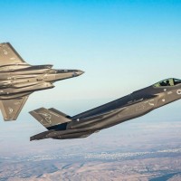 Izraelski lovci F-35. - Iranski predsednik Ebrahim Raisi je Izraelu zagrozil z \"bolečim odgovorom\" 