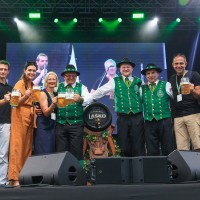 V Laškem je festival Pivo in cvetje uradno otvorila slavnost na odru Burin. Seveda ni manjkalo piva