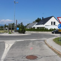 krožišče, srednja-bela, policija