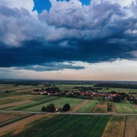 simbolična, nevihta, neurje, vreme, oblačno, oblaki, dron