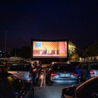 Drive-in kino v Centru Vič je doživetje za vse generacije (Foto Primož Pičulin)