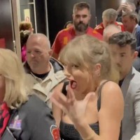 Taylor Swift, Donna Kelce