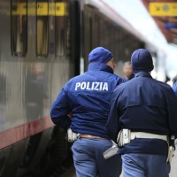 policija avstrija železniška postaja vlak