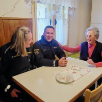 obisk policistov na domu starejših