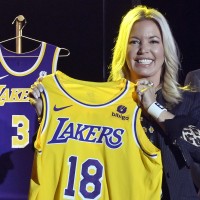 jeanie-buss