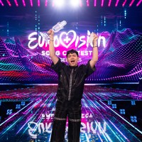 Kontratenorist JJ je Pesem Evrovizije pripeljal v Avstrijo, ki bo maja 2026 tretjič gostila največje