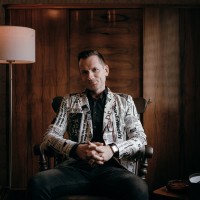 Simon Vadnjal - Simon Vadnjal je izdal novo pesem Klik v glavi