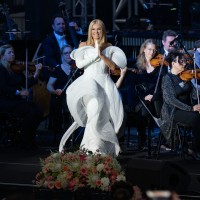 Helena Blagne - Navdušila je tudi z dih jemajočimi oblekami Matee Benedetti
