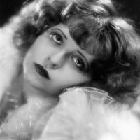 Clara Bow je ena največjih igralk vseh časov in tragična junakinja Hollywooda