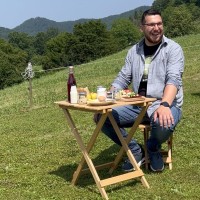 Žiga med snemanjem oddaje Kmetovati je lepo. Očitno res