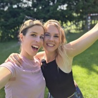 Lea in Nika Zorjan – kljub vzponu na Šmohor veselo razposajeni