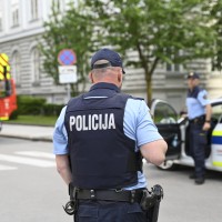 policija