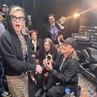 Kelly Osbourne - Ozzy ni bil navdušen nad hčerino zaroko s članom skupine Slipknot