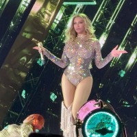 Beyonce - Krik 10-letnice, ki se ustrašila insekta je po koncertu zvezdnice Beyonce povzročil stampe