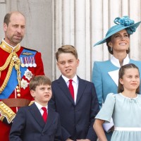 princ willliam, princesa kate, princ george, princesa charlotte, princ loius - Prestolonaslednik pri