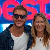Saša in Neva sta v oddaji sproščeno klepetala in se kasneje vsa zadovoljna nasmejala za fotografa