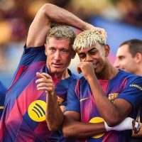 robert lewandowski lamine yamal